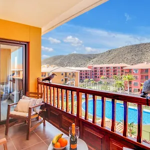lovely-mocan-pool-wi-fi-padel-court.in-canary-islands.com/